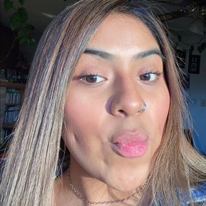 Meet your Posher, Cecilia